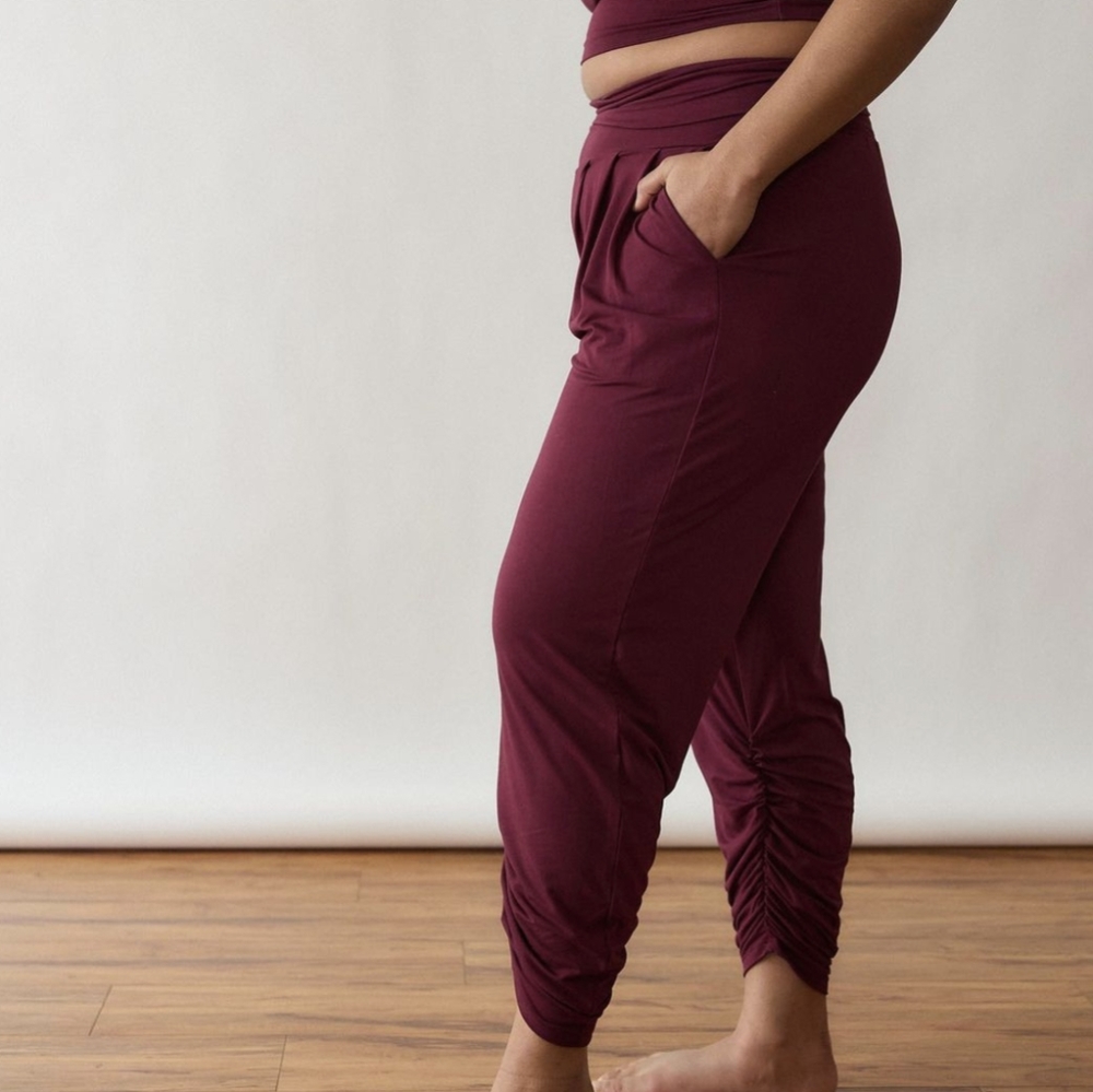 Free Label Sunday Crop in Plum size XS